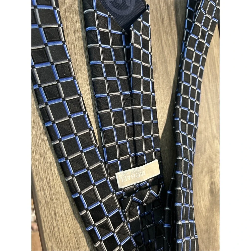 MICHAEL KORS‎ MENS TIE BLACK WITH BLUE AND GRAY 3.5 X 58